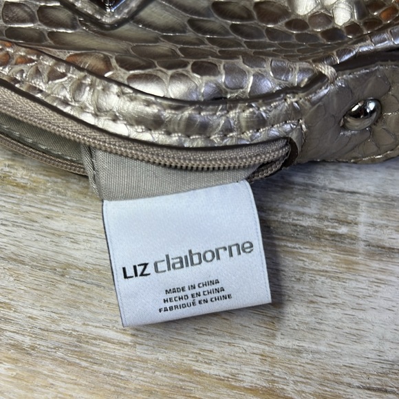 LIZ CLAIBORNE Est. 1976 Wristlet Gold Snake-print - Picture 8 of 8